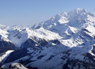 Μέσα στην άνοιξη, σφοδρές χιονοπτώσεις σημειώνονται στις ελβετικές και τις γαλλικές Άλπεις