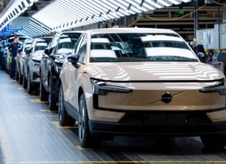 Η Volvo ξεκινά την παραγωγή του ηλεκτρικού SUV EX30 στη Γάνδη