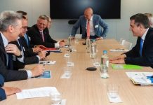 Συναντήσεις Απ. Τζιτζικώστα με τους επικεφαλής των ευρωπαϊκών αεροδρομίων, της Airbus, της Boeing και της Fraport