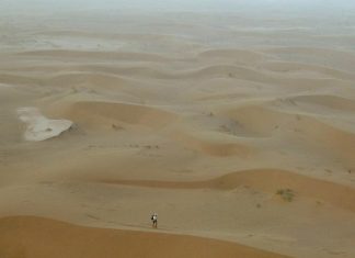 Πώς η σκόνη από τη Σαχάρα επηρεάζει το μέλλον της ηλιακής ενέργειας στην Ευρώπη