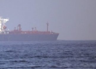 Οποιαδήποτε σοβαρή διατάραξη στα στενά του Ορμούζ θα είχε άμεσες επιπτώσεις στην παγκόσμια ναυτιλία και την ενεργειακή ασφάλεια