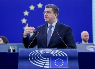 Η Κομισιόν ανοίγει τον δρόμο για παραγωγή κινητήρων καύσης και μετά το 2035 – Δηλώσεις του Επιτρόπου Τζιτζικώστα στη Handelsblatt