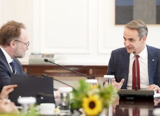 Η μείωση των τιμών ενέργειας για νοικοκυριά και επιχειρήσεις, στο επίκεντρο της συνάντησης του πρωθυπουργού με τον Ευρωπαίο επίτροπο Ενέργειας και Στέγασης