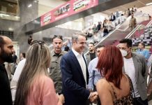 Τον σταθμό του Μετρό στο Σύνταγμα επισκέφθηκε ο πρωθυπουργός εν όψει της 24ωρης λειτουργίας κάθε Σάββατο