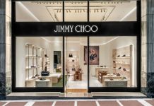 Ο οίκος Jimmy Choo άνοιξε την πρώτη του μπουτίκ στην Αθήνα