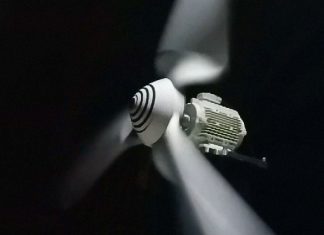 Μικρή ανεμογεννήτρια υπόσχεται να παράγει ενέργεια ακόμα και με ένα απαλό αεράκι – Τι σημαίνει το νέο επίτευγμα