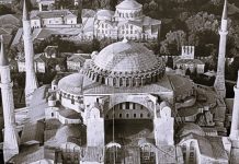 ΑΦΙΕΡΩΜΑ: Η «γέννηση» της Αγιάς Σοφιάς – Αν ήταν άνθρωπος, θα έσβηνε 1.488 κεράκια (εικόνες)