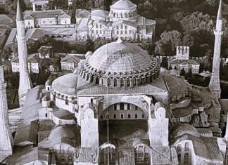 ΑΦΙΕΡΩΜΑ: Η «γέννηση» της Αγιάς Σοφιάς – Αν ήταν άνθρωπος, θα έσβηνε 1.488 κεράκια (εικόνες)