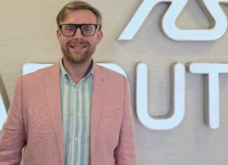 Η Παπουτσάνης εντάσσει στη διοικητική της ομάδα τον Paul Alexander Carr Pickering