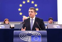 Α. Τζιτζικώστας: «Σανίδα σωτηρίας για την ευρωπαϊκή αυτοκινητοβιομηχανία η νέα δέσμη μέτρων που υιοθετήσαμε – Κινητήρες εσωτερικής καύσης και υβριδικά οχήματα και μετά το 2035»