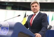 Εκτός της ευρωομάδας του ΣΥΡΙΖΑ ο Ν. Φαραντούρης, με απόφαση του Σ. Φάμελλου