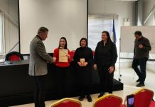 Φοιτητές παρουσίασαν αυτοματοποιημένο θάλαμο εκτροφής για κότες