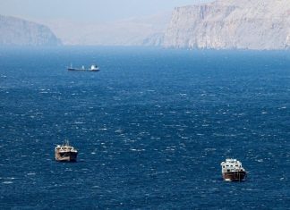 Αντίστροφη μέτρηση για το τελεσίγραφο του Ντ. Τραμπ στο Ιράν να ανοίξει το Στενό του Χορμούζ