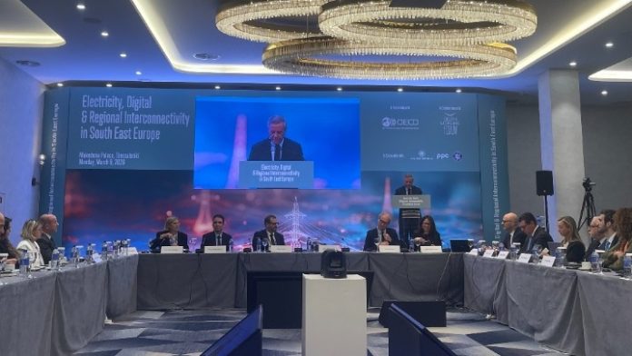 διάδρομος μεταφοράς ηλεκτρικής ενέργειας