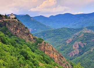 ΑΦΙΕΡΩΜΑ – Βόρεια Ελλάδα: Πάσχα σε μοναστικούς τόπους ιστορίας, κατάνυξης και φυσικής ομορφιάς (εικόνες)