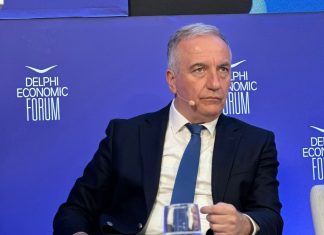 Σ. Καλαφάτης – 11ο Delphi Economic Forum: «Η Ελλάδα δεν θεωρείται πλέον χώρα υψηλού ρίσκου αλλά ένας ελκυστικός επενδυτικός προορισμός» (εικόνες)