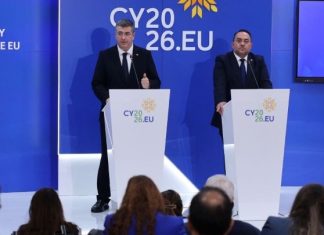 Απ. Τζιτζικώστας: «Η ΕΕ διαθέτει επαρκή ποσότητα καυσίμων για αεροδρόμια και αεροσκάφη για το επόμενο διάστημα»