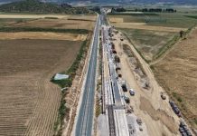 Παραδίδεται σε κυκλοφορία το πρώτο ενισχυμένο τμήμα της γραμμής Αθήνα-Θεσσαλονίκη μετά τις θεομηνίες Daniel και Elias