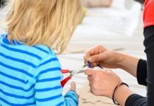 Άνοιξε η πλατφόρμα ntantades.gov.gr για τις αιτήσεις στη δράση «Νταντάδες της Γειτονιάς»