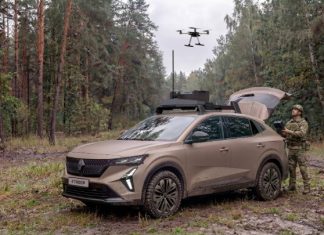Η Renault και η Thales παρουσίασαν το πρωτότυπο όχημα για επιχειρήσεις χερσαίων δυνάμεων, 4 TROOP