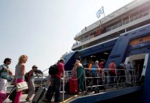 Αυξημένη η έξοδος των αδειούχων του καλοκαιριού από τα λιμάνια της Αττικής