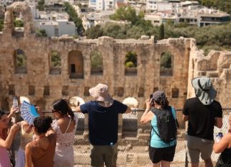 Πορτοκαλί προειδοποίηση για τρεις περιοχές της χώρας λόγω καύσωνα – Συστάσεις της Πολιτικής Προστασίας