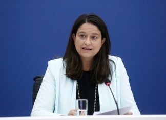 Καταργείται η περικοπή συντάξεων χηρείας του νόμου Κατρούγκαλου – Πόσοι ωφελούνται από τη νομοθετική ρύθμιση
