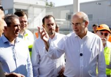 Εγκαινιάστηκε η νέα γέφυρα του Αλμυρού από τους Κ. Χατζηδάκη και Χρ. Δήμα – Αυτοψίες σε έργα στα Φάρσαλα και τον Δομοκό
