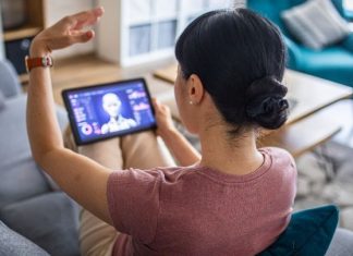 Έρευνα EY: Το AI επαναπροσδιορίζει τον τρόπο με τον οποίο οι καταναλωτές αναζητούν και λαμβάνουν υπηρεσίες υγείας