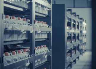 Νέο Χωροταξικό για τη βιομηχανία: Σπάτα για data centers, Ανατολική Αττική για φάρμακο και Ελευσίνα για logistics