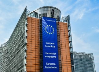 Η ΕΕ θα χρησιμοποιήσει 1,4 δισεκατομμύριο ευρώ από τόκους παγωμένων ρωσικών περιουσιακών στοιχείων για να βοηθήσει την Ουκρανία