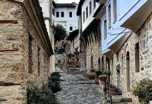Επιστροφή στα «καλντερίμια»: Τα παραδοσιακά λιθόστρωτα ως «πράσινη υποδομή» του μέλλοντος