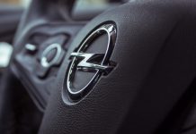 Το νέο Opel STX Concept θα κάνει την παγκόσμια πρεμιέρα του στο Σαλόνι Αυτοκινήτου του Παρισιού
