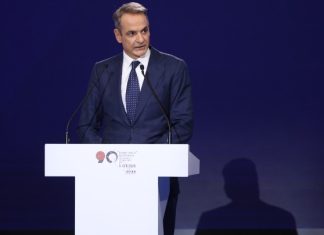 «Ωραία που τα λες, μα έλα που σε ξέρω» – Με… Μητροπάνο το «μήνυμα» Μητσοτάκη σε Τσίπρα