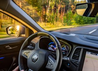 To γκρουπ Renault είναι η μοναδική αυτοκινητοβιομηχανία που προσφέρει μοντέλα με εργοστασιακό σύστημα κίνησης διπλού καυσίμου